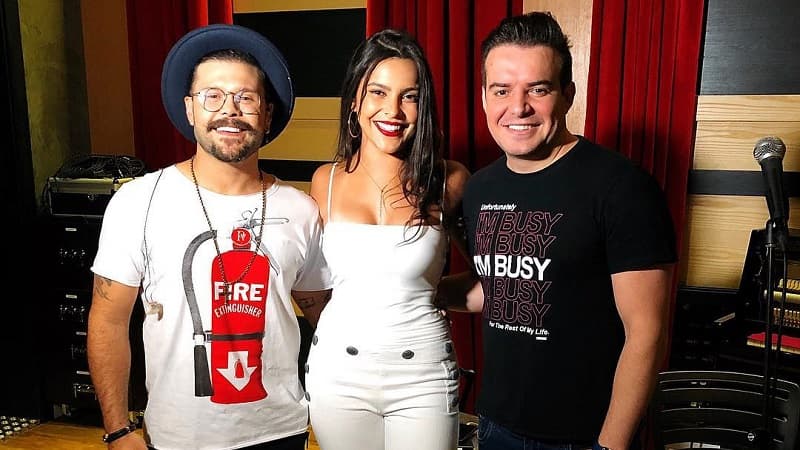 https://api.paranaibafm.com.br/mundo-dos-artistas/noticias/marcos-belutti-gravam-web-clipe-com-emilly-araujo/attachment/1-82/
