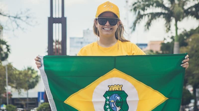 https://api.paranaibafm.com.br/mundo-dos-artistas/noticias/marilia-mendonca-se-disfarca-e-faz-panfletagem-de-show-em-fortaleza/attachment/marrr-2/