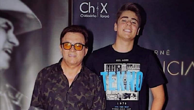 https://api.paranaibafm.com.br/mundo-dos-artistas/noticias/cacula-de-chitaozinho-segue-carreira-do-pai-e-lanca-terceiro-single/attachment/chitao-2/