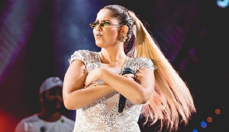 https://api.paranaibafm.com.br/mundo-dos-artistas/noticias/marilia-mendonca-lanca-12-musicas-do-album-todos-os-cantos/attachment/marilia-34/