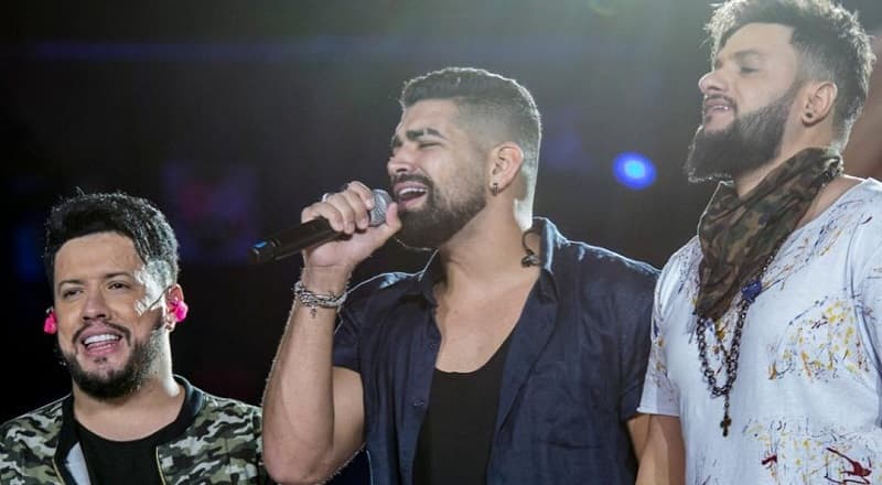 https://api.paranaibafm.com.br/mundo-dos-artistas/diego-e-victor-hugo-recebem-dilsinho-no-clipe-de-king-size/attachment/dil/