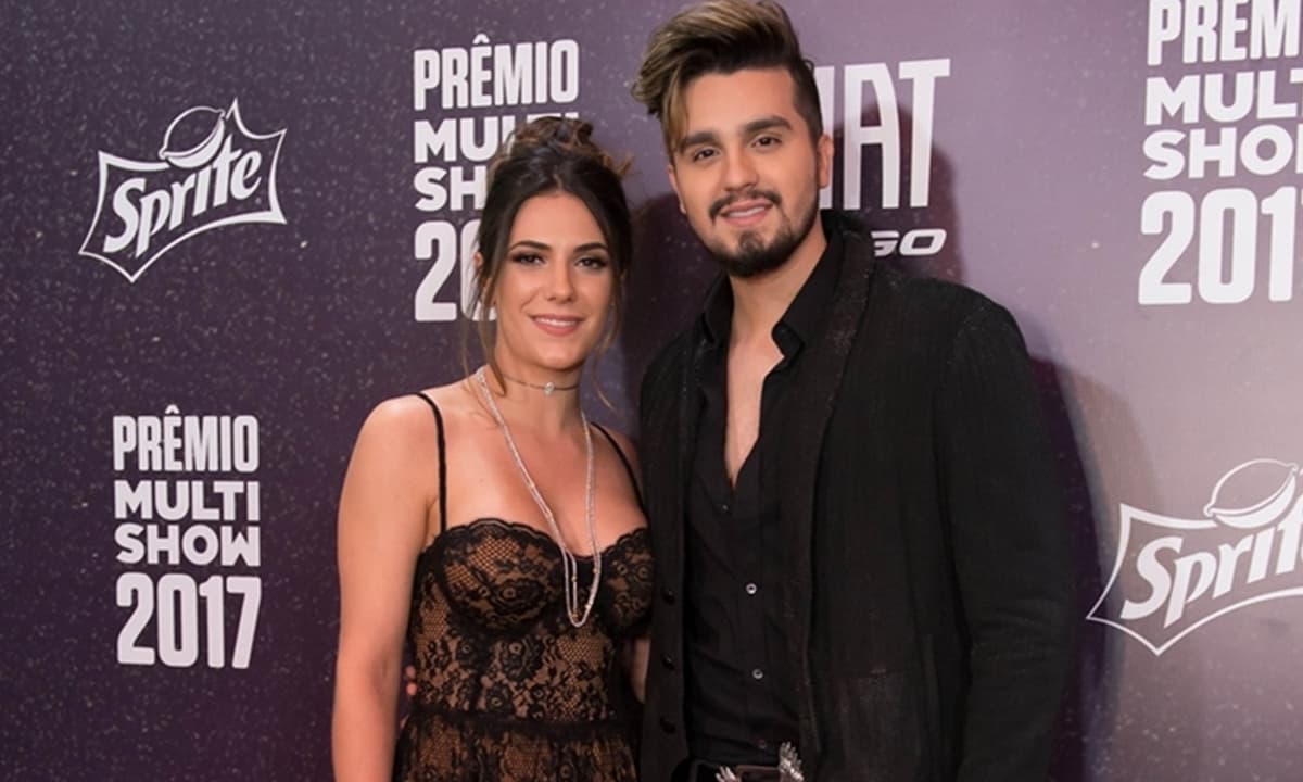 https://api.paranaibafm.com.br/mundo-dos-artistas/luan-santana-anuncia-casamento-com-a-namorada-jade-magalhaes/attachment/luan-e-jade/
