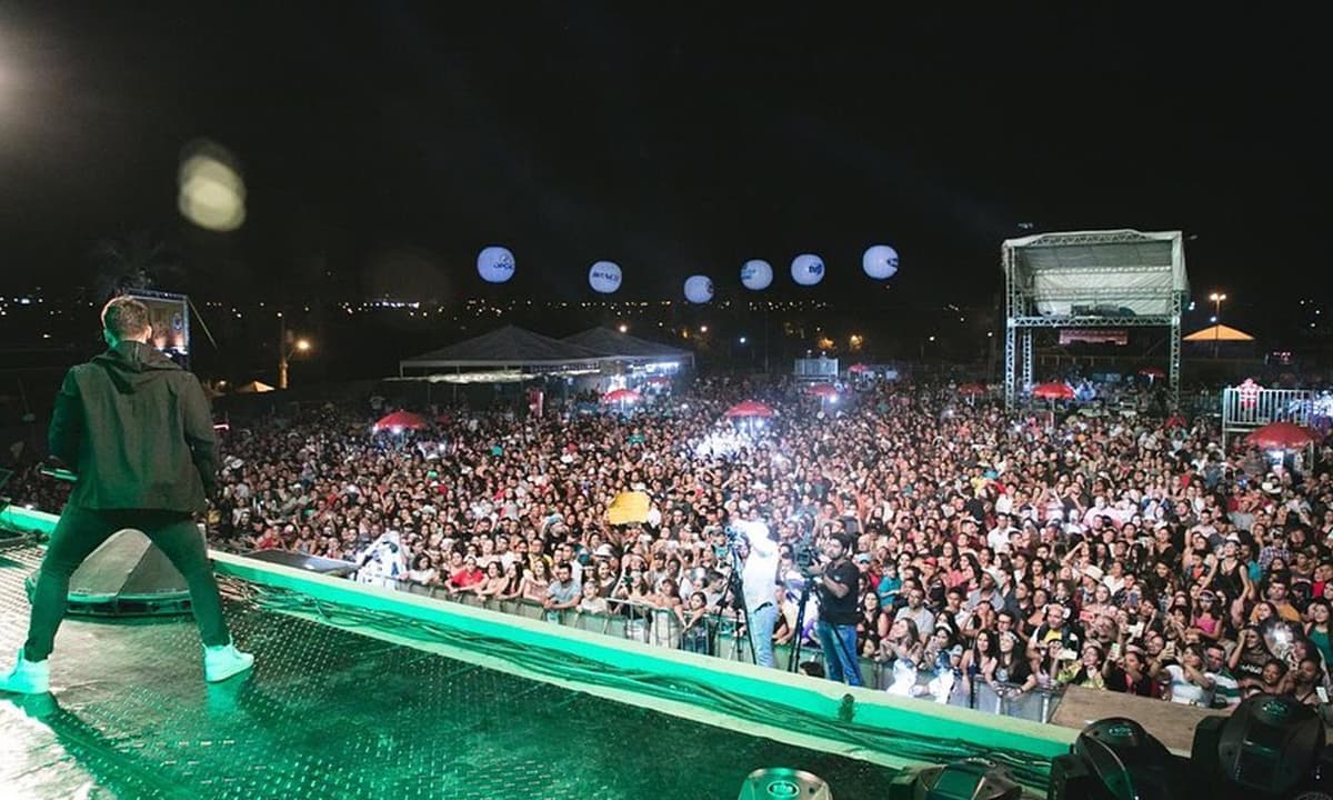 https://api.paranaibafm.com.br/mundo-dos-artistas/camaru-2019-ze-felipe-se-apresenta-pela-primeira-vez-na-festa/attachment/ze-felipe-3/