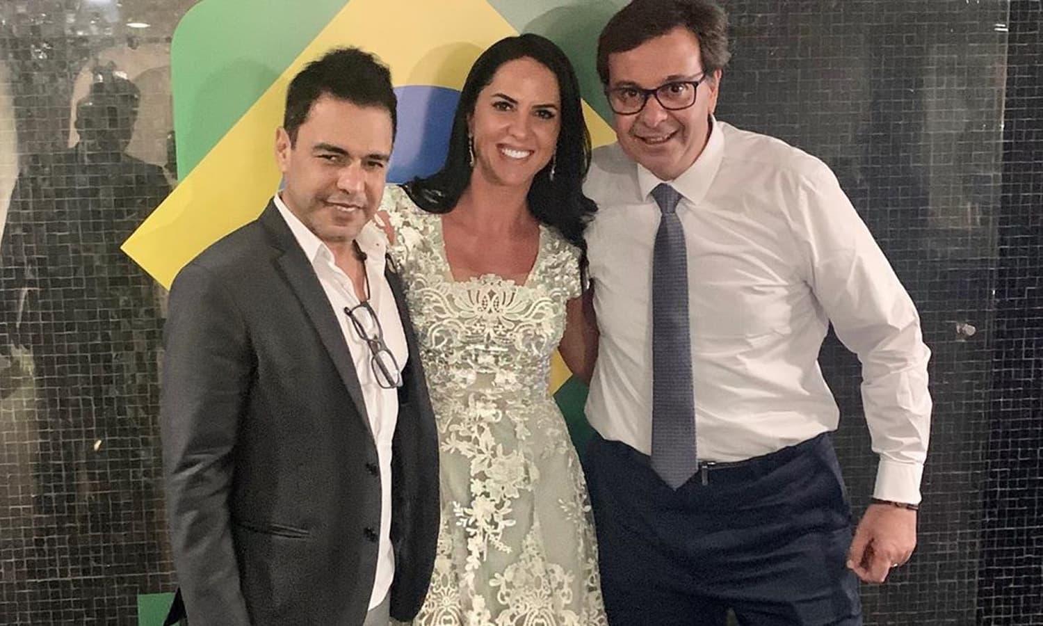 https://api.paranaibafm.com.br/mundo-dos-artistas/zeze-di-camargo-recebe-o-titulo-de-embaixador-do-turismo-no-brasil/attachment/zeze-embaixador/