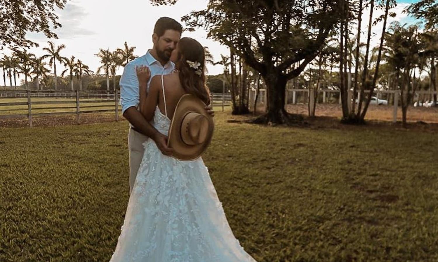 https://api.paranaibafm.com.br/mundo-dos-artistas/e-menino-sorocaba-e-biah-rodrigues-fazem-revelacao-durante-festa-de-casamento/attachment/sorocaba-biah/