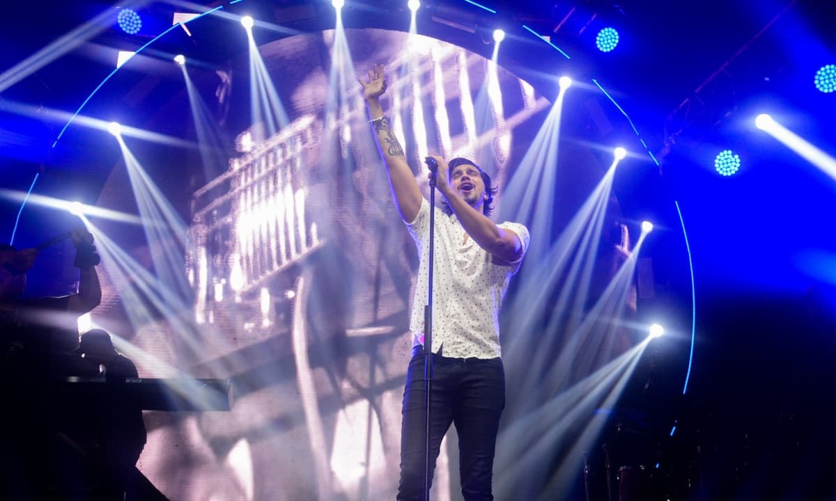 https://api.paranaibafm.com.br/mundo-dos-artistas/luan-santana-quer-puxar-trio-eletrico-e-planeja-ferias-depois-do-carnaval/attachment/luan-santana-4/