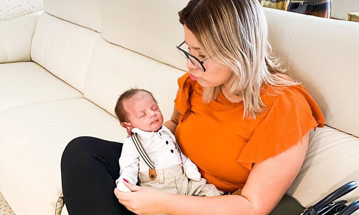 https://api.paranaibafm.com.br/mundo-dos-artistas/marilia-mendonca-brinca-com-grife-de-roupa-de-leo-eu-que-lute-para-pagar/attachment/marilia-mendonca-leo/