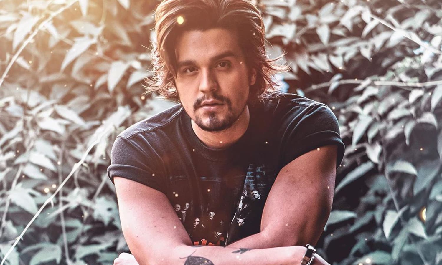 https://api.paranaibafm.com.br/mundo-dos-artistas/luan-santana-entra-em-top-50-mundial-e-anuncia-live-para-o-dia-dos-namorados/attachment/luan-santana-live-dia-dos-namorados/
