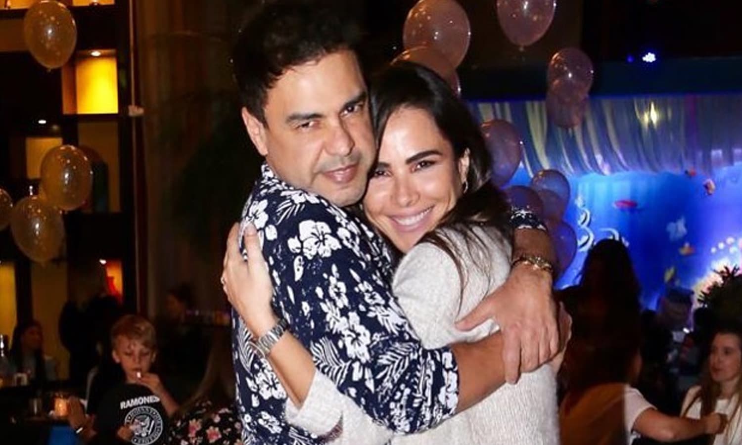 https://api.paranaibafm.com.br/mundo-dos-artistas/zeze-di-camargo-faz-supresa-para-a-filha-wanessa-em-live/attachment/zeze-wanessa/