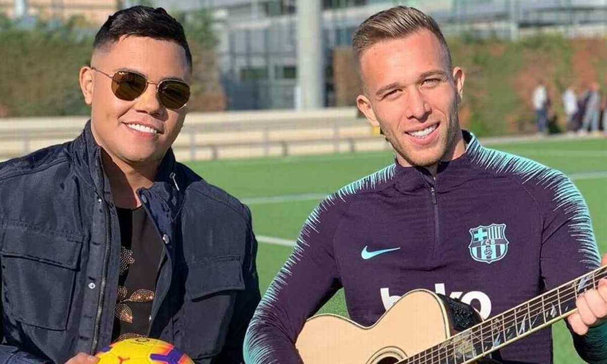 https://api.paranaibafm.com.br/mundo-dos-artistas/felipe-araujo-foi-jogador-de-futebol-e-quase-abandonou-a-musica-por-sonho/attachment/felipe-araujo-futebol/