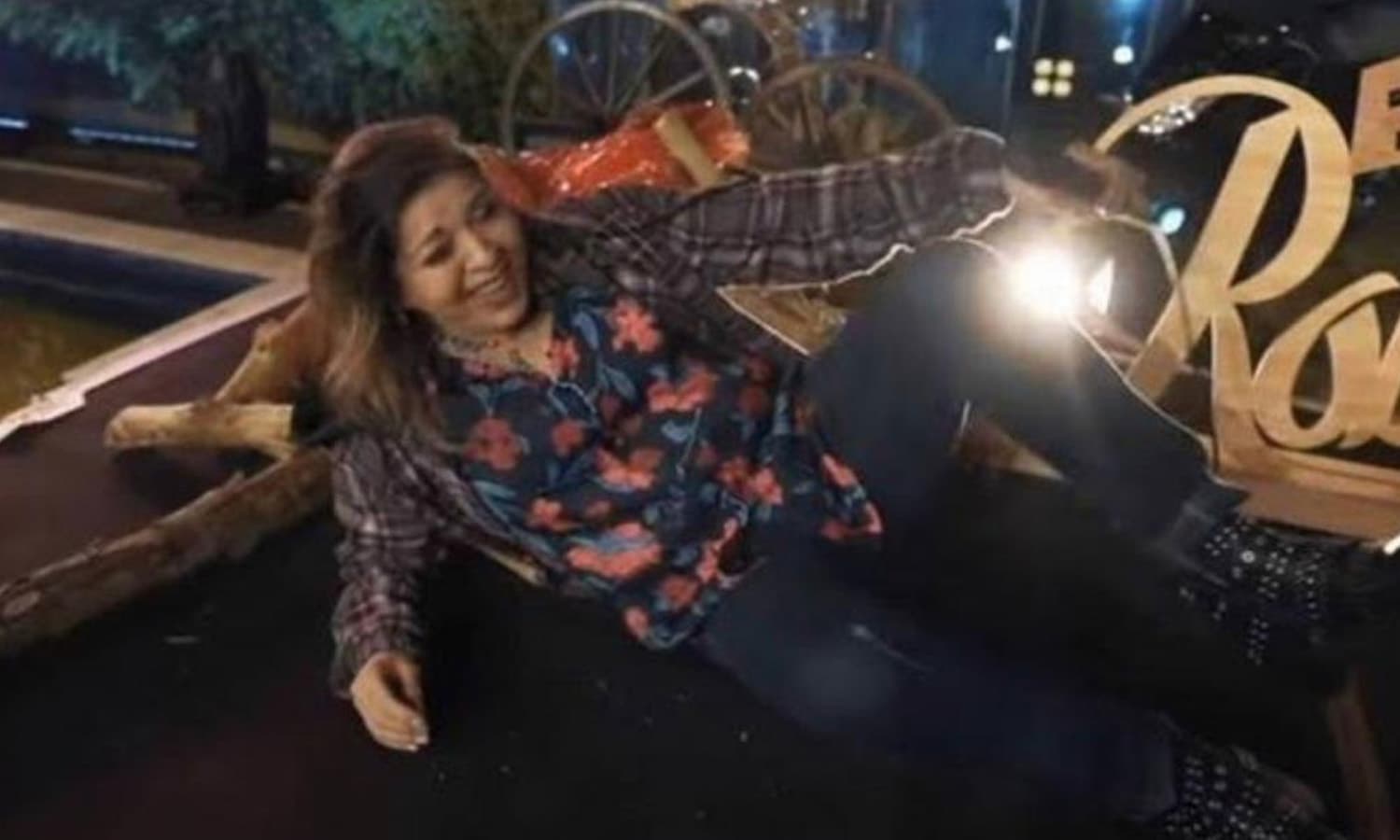 https://api.paranaibafm.com.br/mundo-dos-artistas/roberta-miranda-leva-tombo-em-show-virtual-e-brinca-bumbum-machucado/attachment/roberta-miranda-queda/