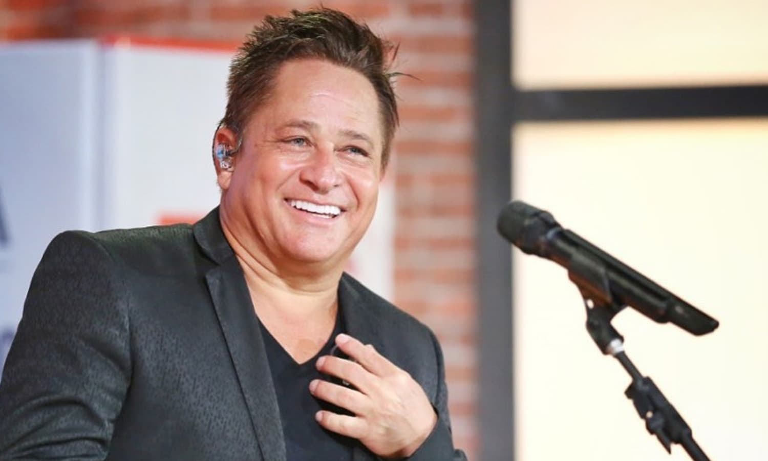 https://api.paranaibafm.com.br/mundo-dos-artistas/em-video-leonardo-presta-homenagem-a-tom-veiga-o-eterno-louro-jose/attachment/leonardo-louro-jose/
