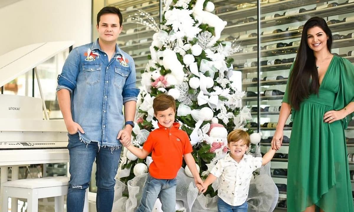 https://api.paranaibafm.com.br/mundo-dos-artistas/matheus-da-dupla-com-kauan-mostra-decoracao-de-natal-com-a-familia/attachment/matheus-casa-natal/