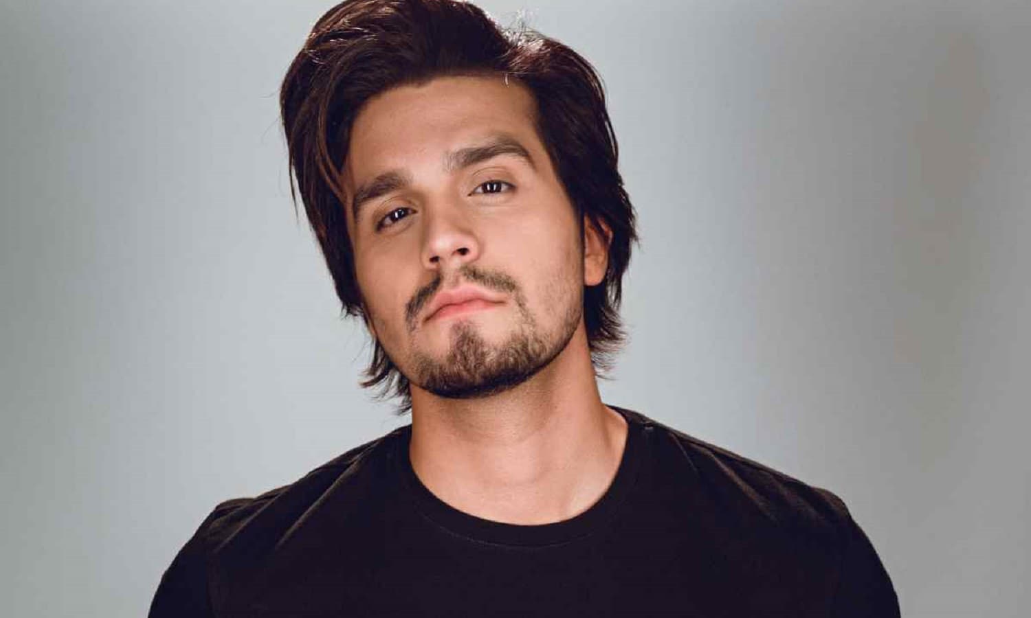 https://api.paranaibafm.com.br/mundo-dos-artistas/luan-santana-deixa-a-som-livre-e-assina-com-sony-music/attachment/luan-santanasony/