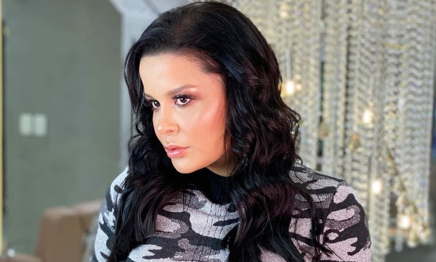 https://api.paranaibafm.com.br/mundo-dos-artistas/maraisa-revela-que-tem-alopecia-e-explica-corte-de-cabelo/attachment/maraisa-alopecia/