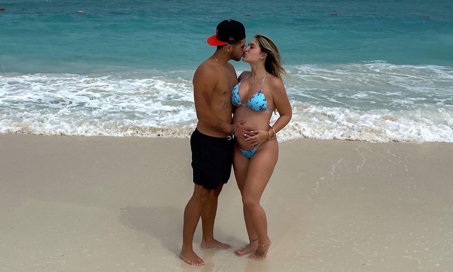 https://api.paranaibafm.com.br/mundo-dos-artistas/ze-felipe-aparece-com-virginia-em-cancun-sobre-o-dia-de-hoje/attachment/ze-felipe-virginia-cancun/