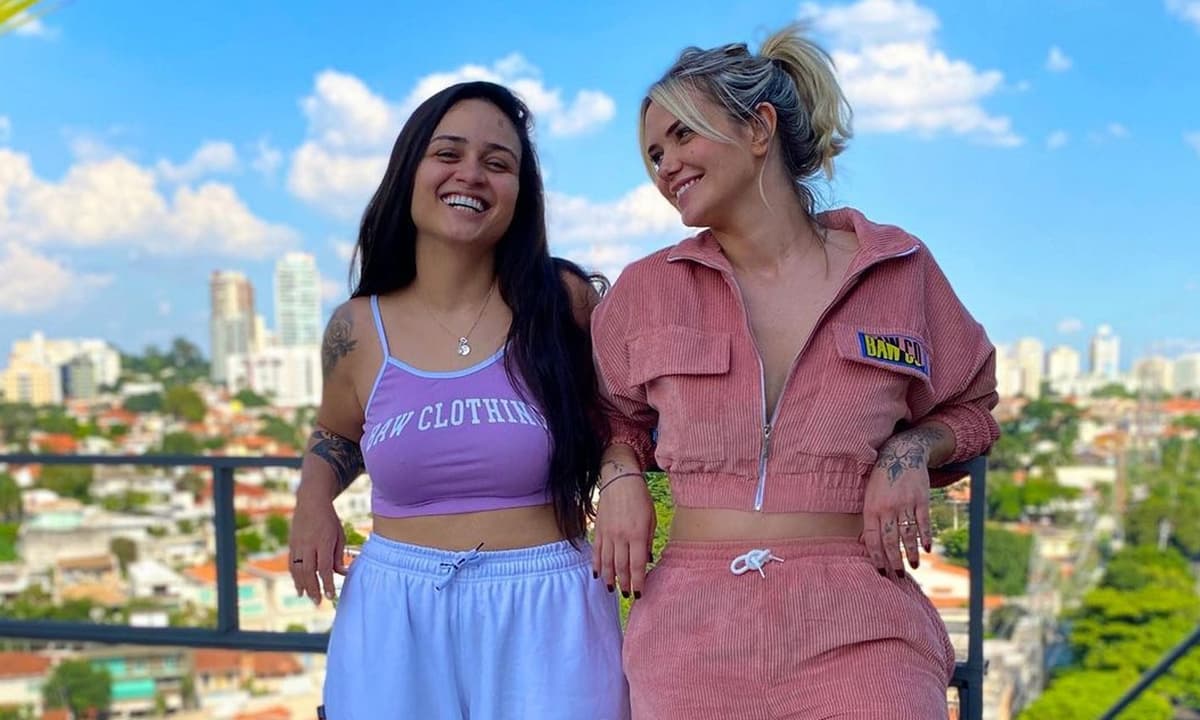 https://api.paranaibafm.com.br/mundo-dos-artistas/luiza-atrapalha-selfie-de-marcela-que-se-diverte/attachment/luiza-marcela-invade-2/