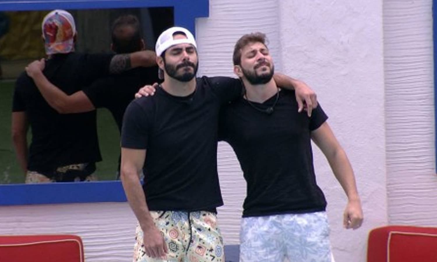 https://api.paranaibafm.com.br/mundo-dos-artistas/apos-eliminacao-de-caio-no-bbb-rodolffo-ajuda-a-traduzir-entrevista/attachment/caio-e-rodolffo-paredai/