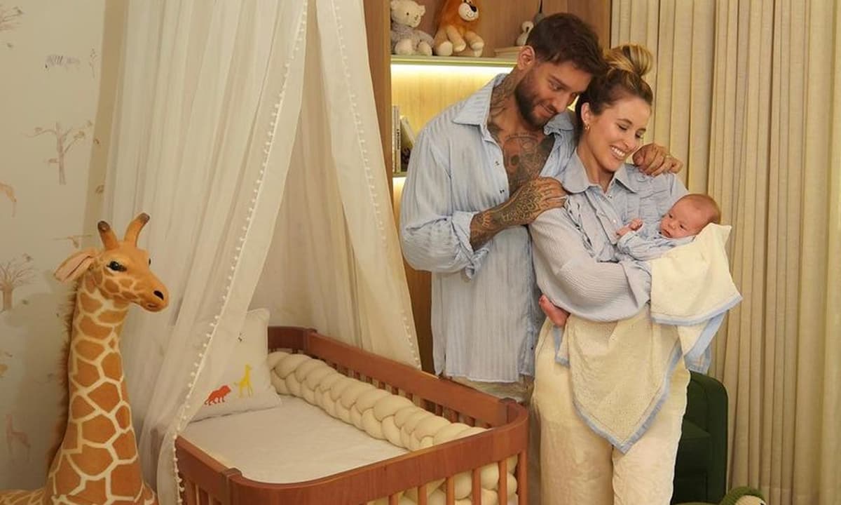 https://api.paranaibafm.com.br/mundo-dos-artistas/lucas-lucco-se-derrete-pela-familia-em-post-nasce-uma-familia/attachment/lucas-lucco-1-2/