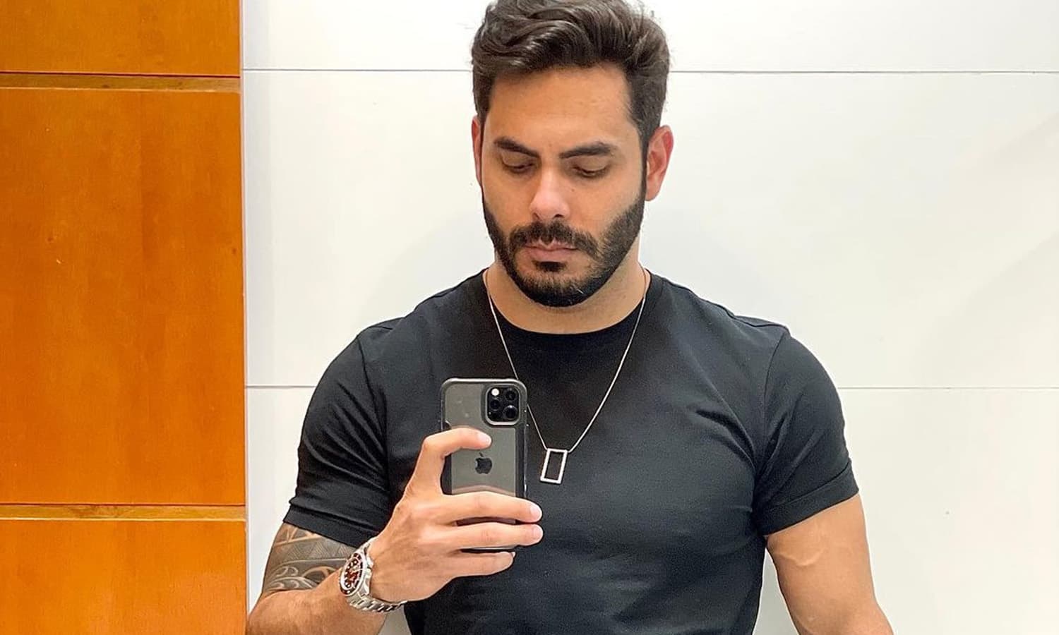 https://api.paranaibafm.com.br/mundo-dos-artistas/rodolffo-diz-estar-solteiro-e-nao-quer-assumir-ninguem-agora/attachment/rodolffo-relacionamento/