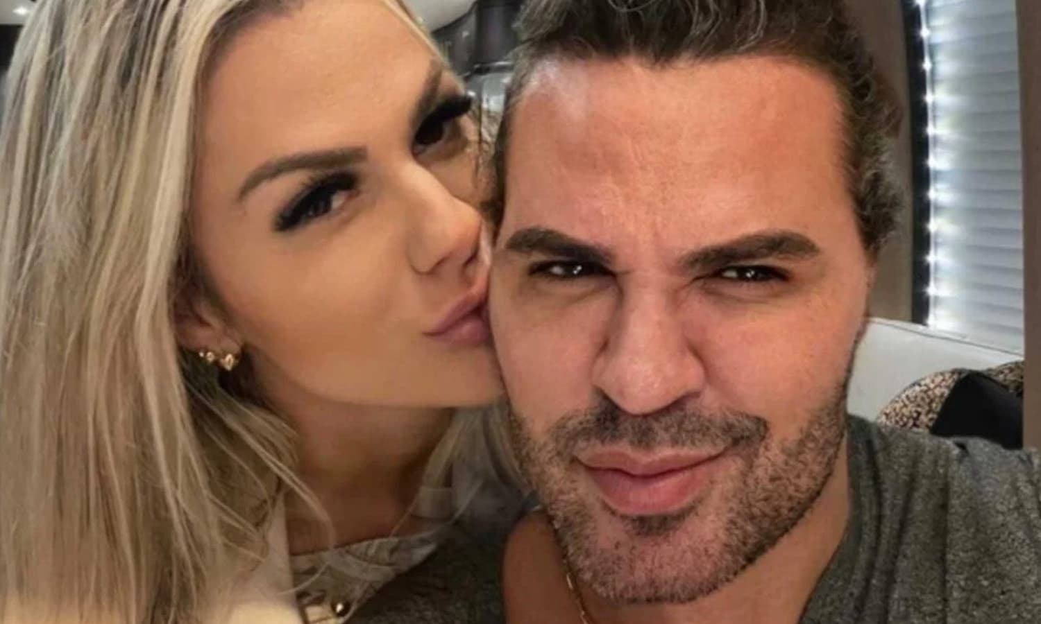 https://api.paranaibafm.com.br/mundo-dos-artistas/quem-e-a-loira-misteriosa-que-fez-eduardo-costa-se-envolver-em-nova-polemica/attachment/eduardo-costa-affair-1/