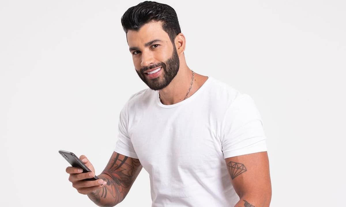 https://api.paranaibafm.com.br/mundo-dos-artistas/gusttavo-lima-posta-selfie-e-seu-cabelo-e-comparado-a-eduardo-costa/attachment/gusttavo-lima-celular/
