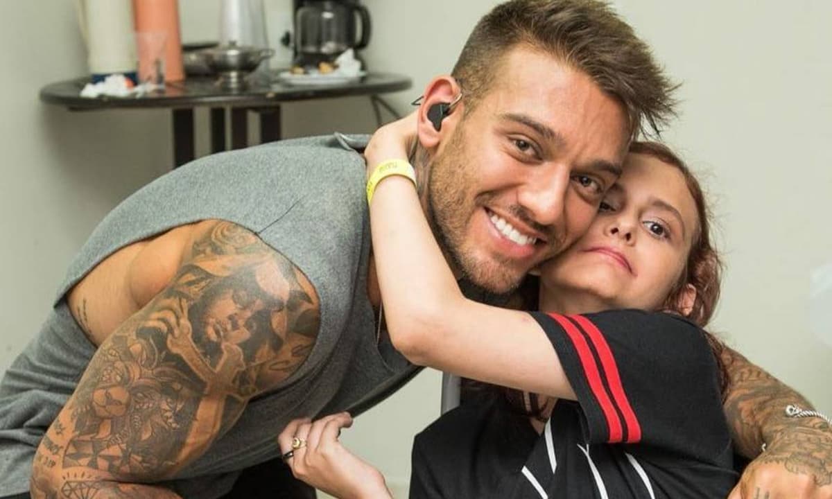 https://api.paranaibafm.com.br/mundo-dos-artistas/triste-lucas-lucco-presta-homenagem-a-fa-que-morreu-apos-leucemia/attachment/novo-projeto-2/