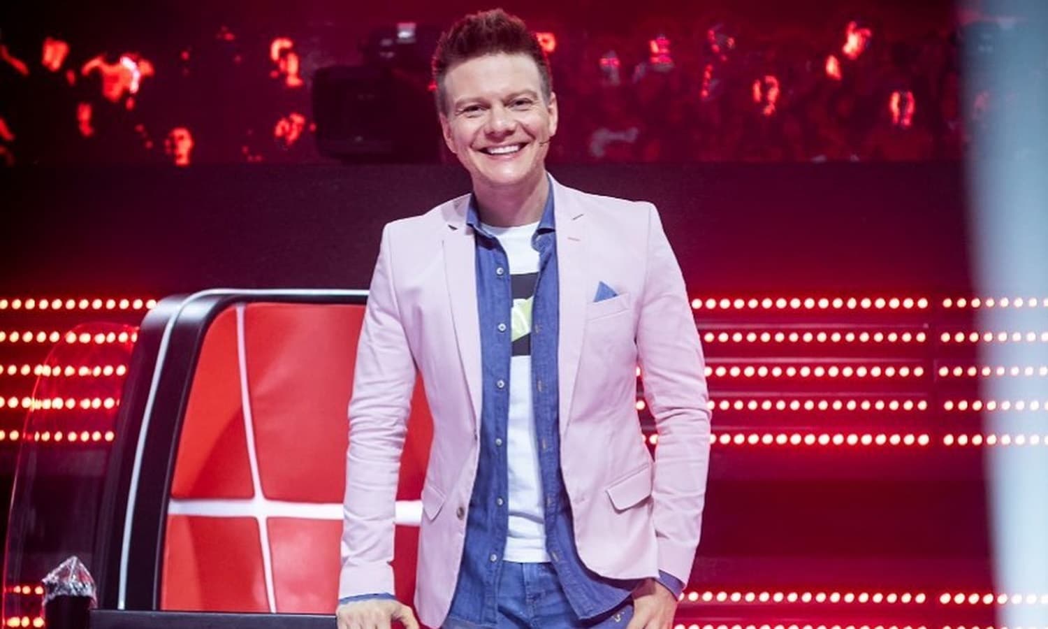 https://api.paranaibafm.com.br/mundo-dos-artistas/michel-telo-celebra-2a-dose-contra-a-covid-e-agradece-profissionais-de-saude/attachment/michel-telo-2/