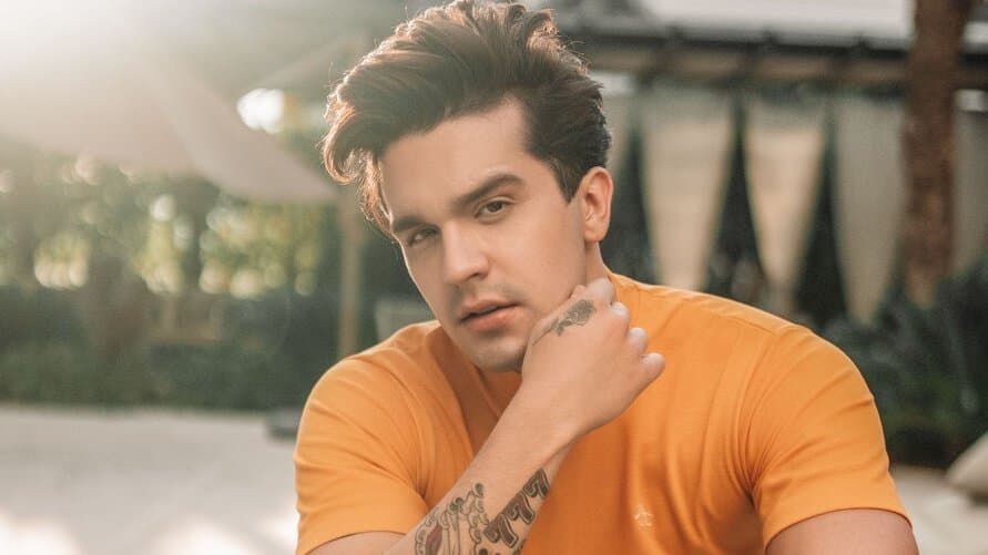 https://api.paranaibafm.com.br/mundo-dos-artistas/apos-quase-2-anos-sem-shows-luan-santana-quebra-a-internet-com-a-venda-de-ingressos-para-novo-show/attachment/luan-2-5/