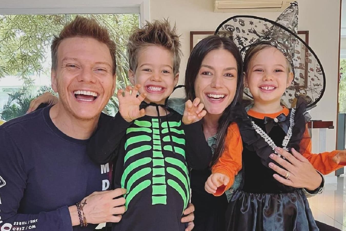 https://api.paranaibafm.com.br/mundo-dos-artistas/michel-telo-e-thais-fersoza-curtem-primeiro-halloween-com-os-filhos/attachment/thais-fersoza-minchel-telo/