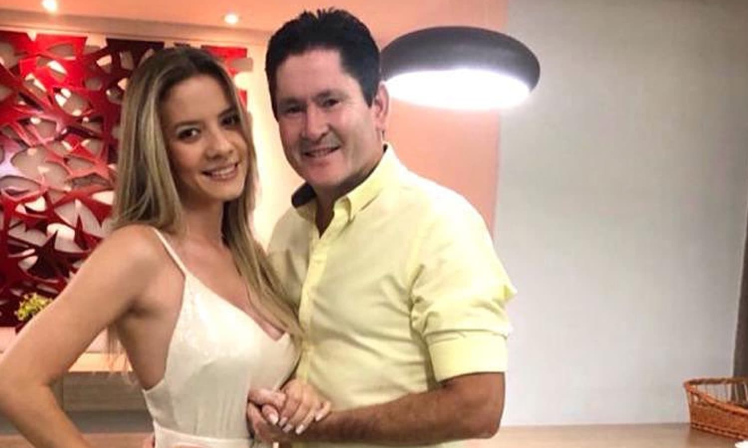 https://api.paranaibafm.com.br/mundo-dos-artistas/revelacao-gian-da-dupla-com-giovani-sera-pai-de-uma-menina/attachment/gian-filha-1/