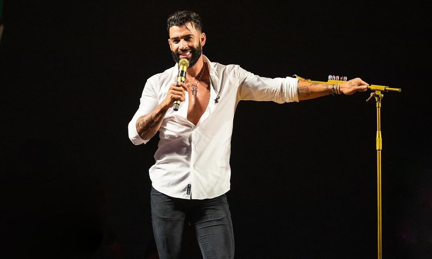 https://api.paranaibafm.com.br/mundo-dos-artistas/gusttavo-lima-erra-coreografia-em-show-e-diverte-a-web/attachment/gusttavo-lima-erra-coracao-cachorro/