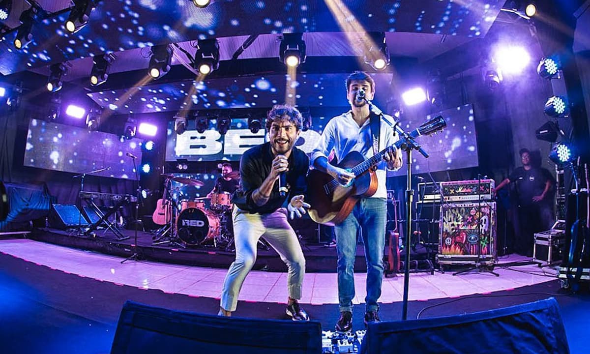 https://api.paranaibafm.com.br/mundo-dos-artistas/bruninho-e-davi-lancam-ep-nao-e-uma-live-novo-ep-da-dupla/attachment/bruninho-e-davi-nao-e-uma-live/