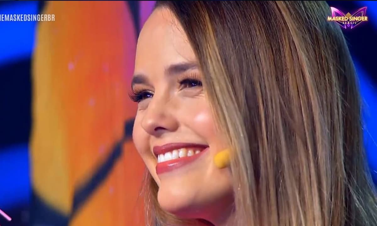 https://api.paranaibafm.com.br/mundo-dos-artistas/thaeme-marioto-e-desmascarada-em-reality-show-musical-surreal/attachment/thaeme-masked-singer/
