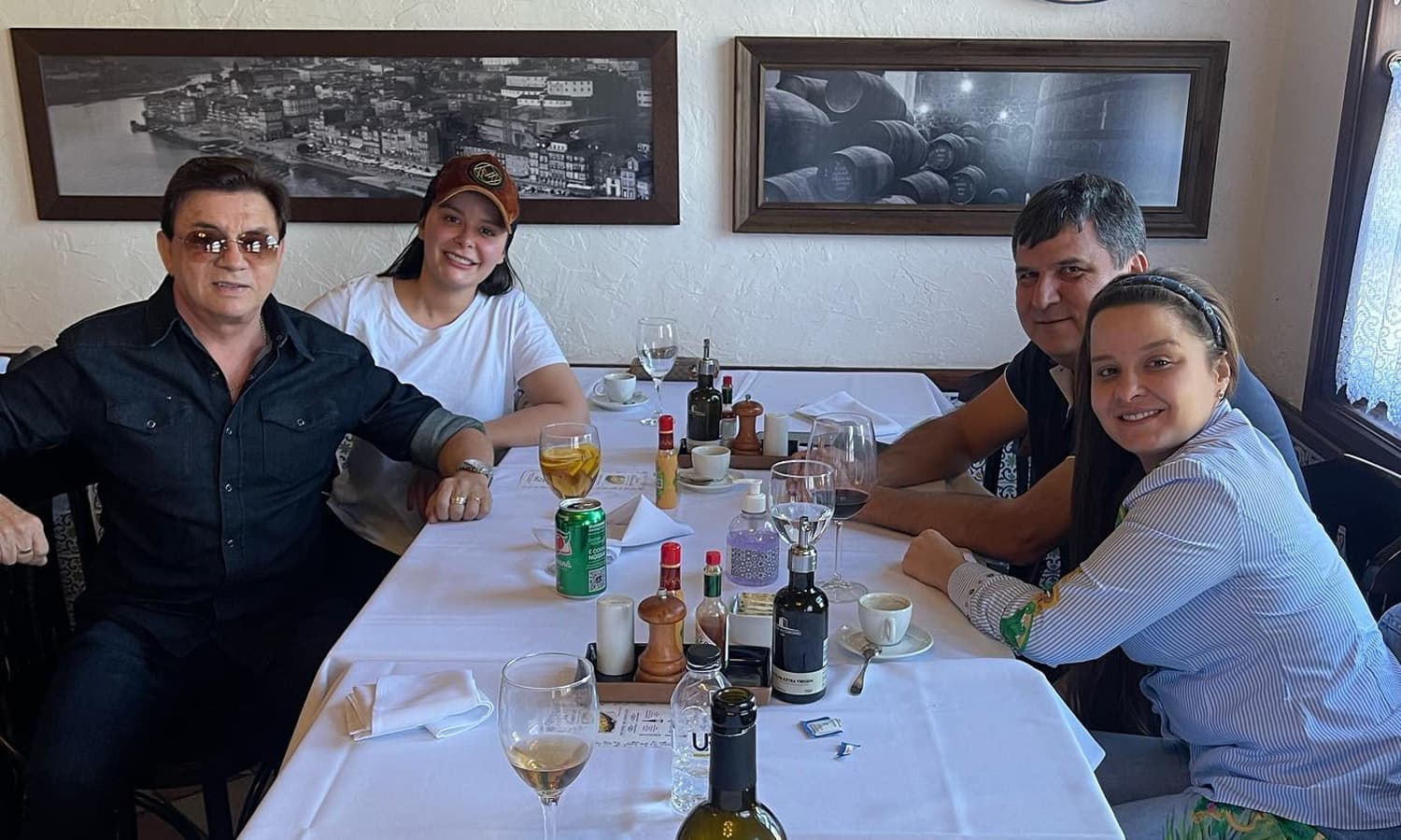 https://api.paranaibafm.com.br/mundo-dos-artistas/maiara-e-maraisa-almocam-com-chitaozinho-e-avisam-vem-coisa-boa-por-ai/attachment/chitaozinho-maiara-maraisa/