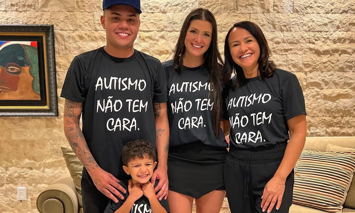 https://api.paranaibafm.com.br/mundo-dos-artistas/felipe-araujo-reune-a-familia-para-conscientizar-os-fas-sobre-o-autismo/attachment/felipe-araujo-autismo/