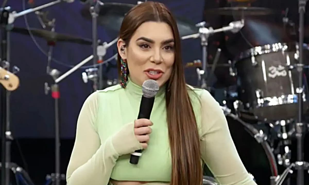 https://api.paranaibafm.com.br/mundo-dos-artistas/boca-cheia-naiara-azevedo-diz-que-bbb-acabou-com-sua-vida-amorosa/attachment/naiara-azevedo-3/