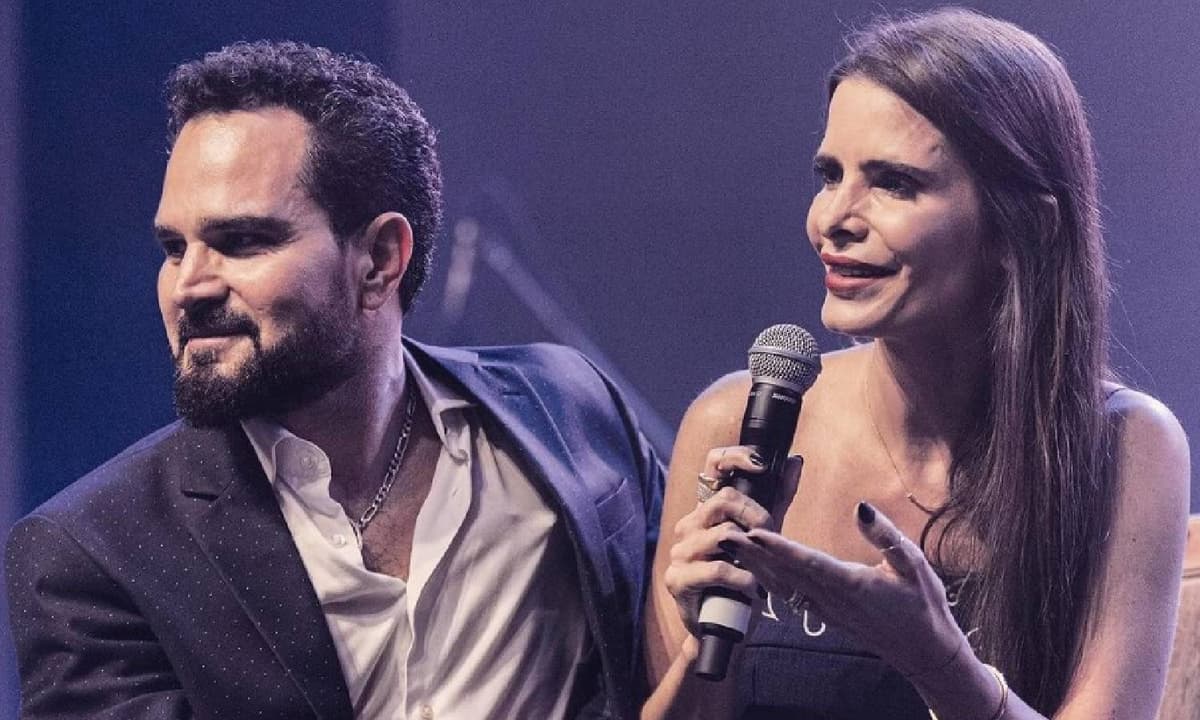 https://api.paranaibafm.com.br/mundo-dos-artistas/luciano-camargo-homenageia-esposa-ao-celebrar-20-anos-de-casamento/attachment/novo-projeto-4-2/