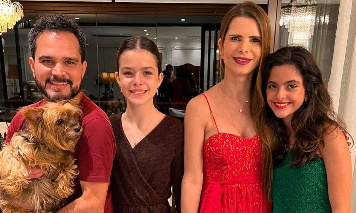 https://api.paranaibafm.com.br/mundo-dos-artistas/filhas-gemeas-de-luciano-camargo-roubam-a-cena-em-foto-com-a-familia/attachment/lu-site/