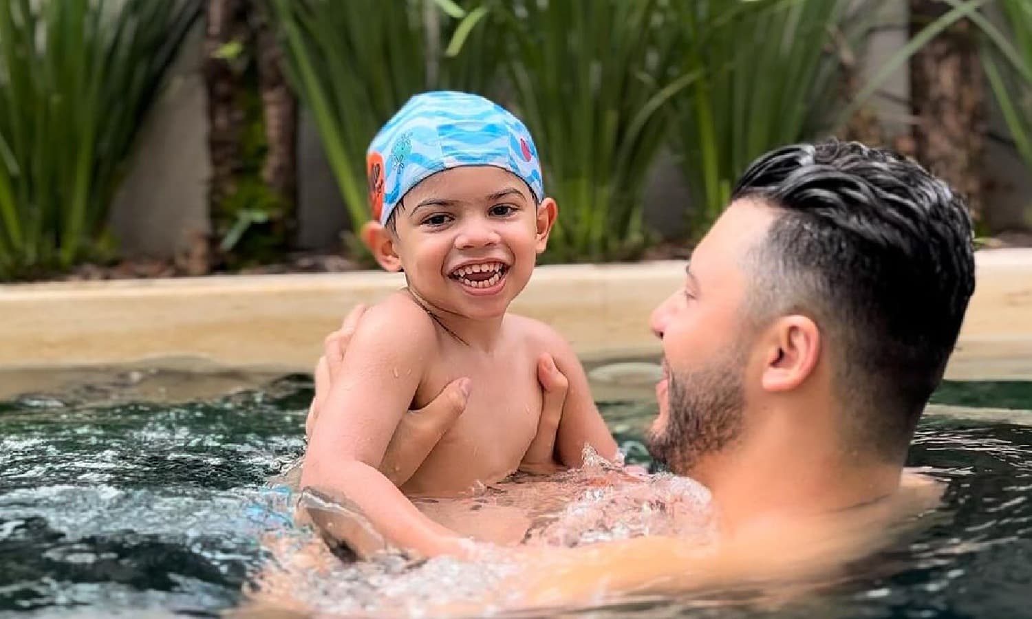 https://api.paranaibafm.com.br/mundo-dos-artistas/murilo-huff-compartilha-fotos-com-o-filho-e-os-fas-comentam-ele-esta-a-cara-da-marilia/attachment/novo-projeto-22/
