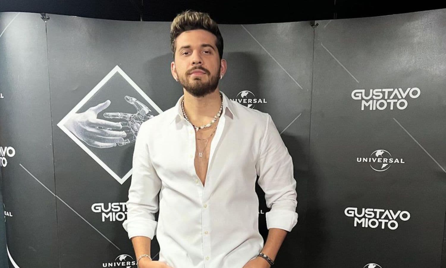 https://api.paranaibafm.com.br/mundo-dos-artistas/gustavo-mioto-e-internado-com-infeccao-e-cancela-shows-no-carnaval/attachment/gustavo-mioto-7/
