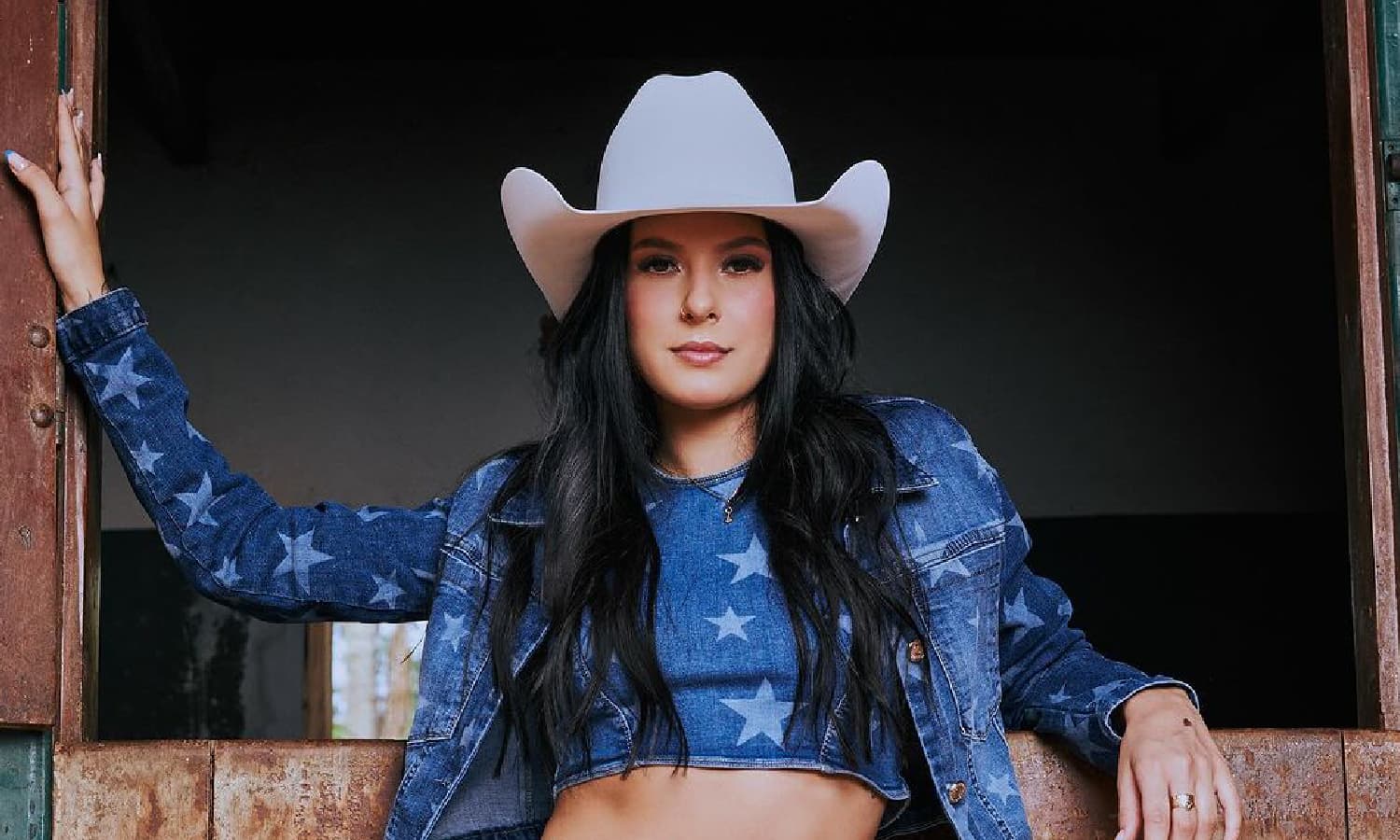 https://api.paranaibafm.com.br/mundo-dos-artistas/novo-dvd-de-ana-castela-contara-com-participacoes-especiais-de-grandes-nomes-do-sertanejo/attachment/novo-projeto-42-2/