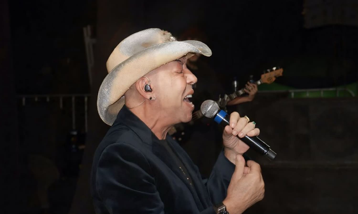 https://api.paranaibafm.com.br/mundo-dos-artistas/chrystian-sofre-mal-subito-e-e-levado-ao-hospital-as-pressas/attachment/crystian-passa-mal/