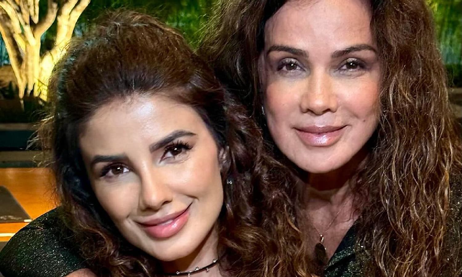 https://api.paranaibafm.com.br/mundo-dos-artistas/paula-fernandes-publica-foto-com-a-mae-e-fas-reagem-parecem-irmas/attachment/paula-fernandes-e-dulce/