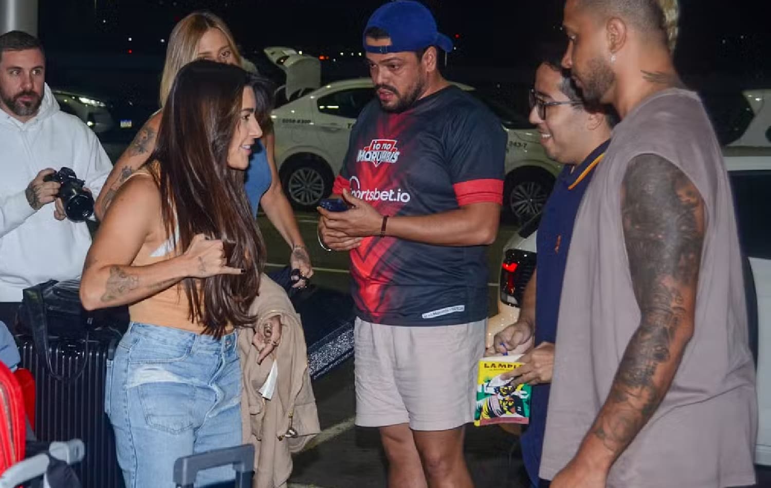 https://api.paranaibafm.com.br/mundo-dos-artistas/rumo-ao-grammy-latino-lauana-prado-embarca-com-a-namorada-e-atende-fas-no-aeroporto/attachment/lauana-prado-4/