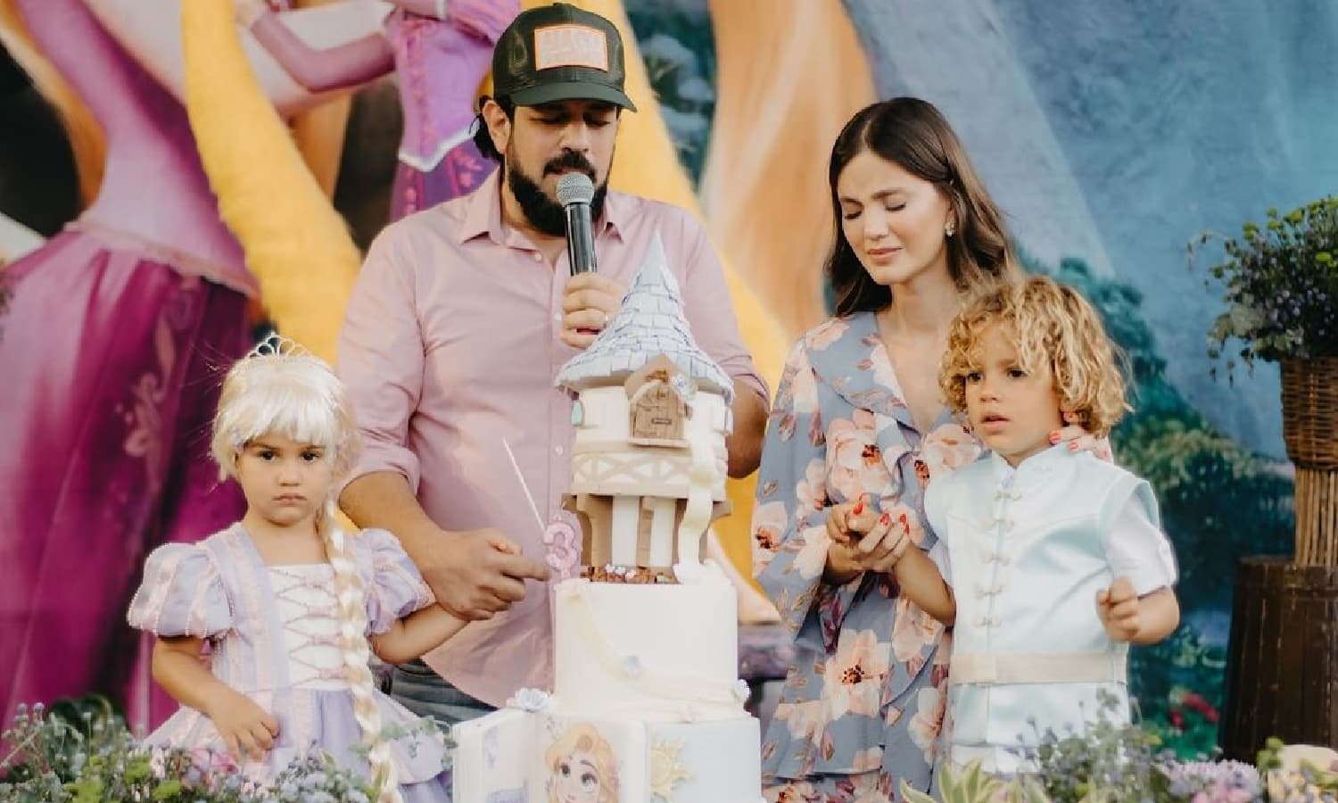 https://api.paranaibafm.com.br/mundo-dos-artistas/sorocaba-e-biah-rodrigues-comemoram-aniversario-da-segunda-filha-com-festa-da-rapunzel/attachment/sorocaba-celebra-aniversario-da-filha/