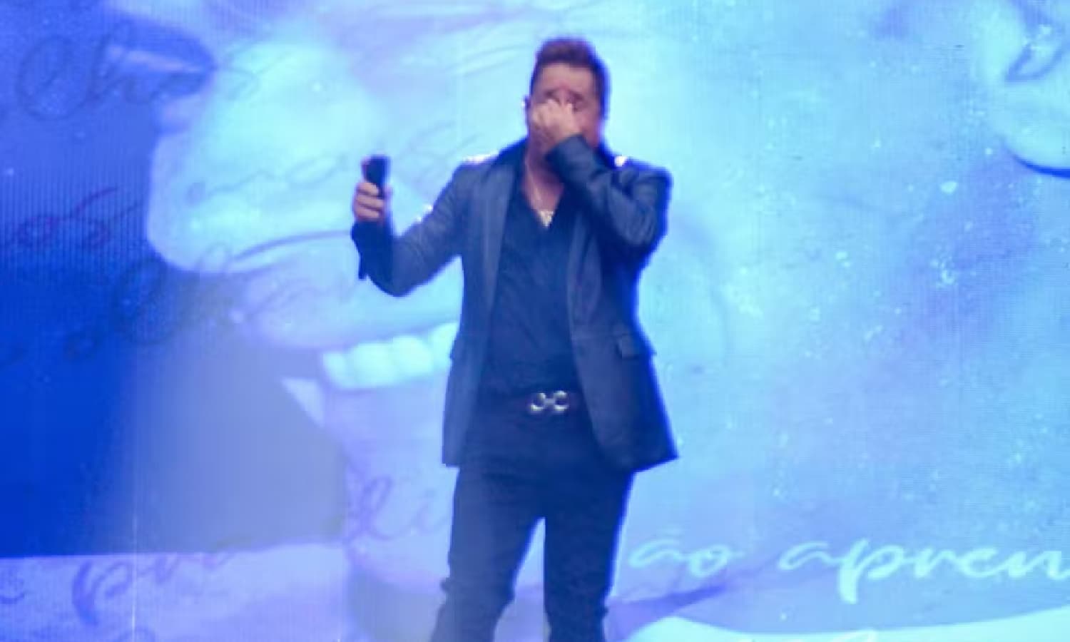 https://api.paranaibafm.com.br/mundo-dos-artistas/leonardo-se-emociona-com-homenagem-ao-irmao-no-ultimo-buteco-do-gusttavo-lima/attachment/leonardo-1-2/