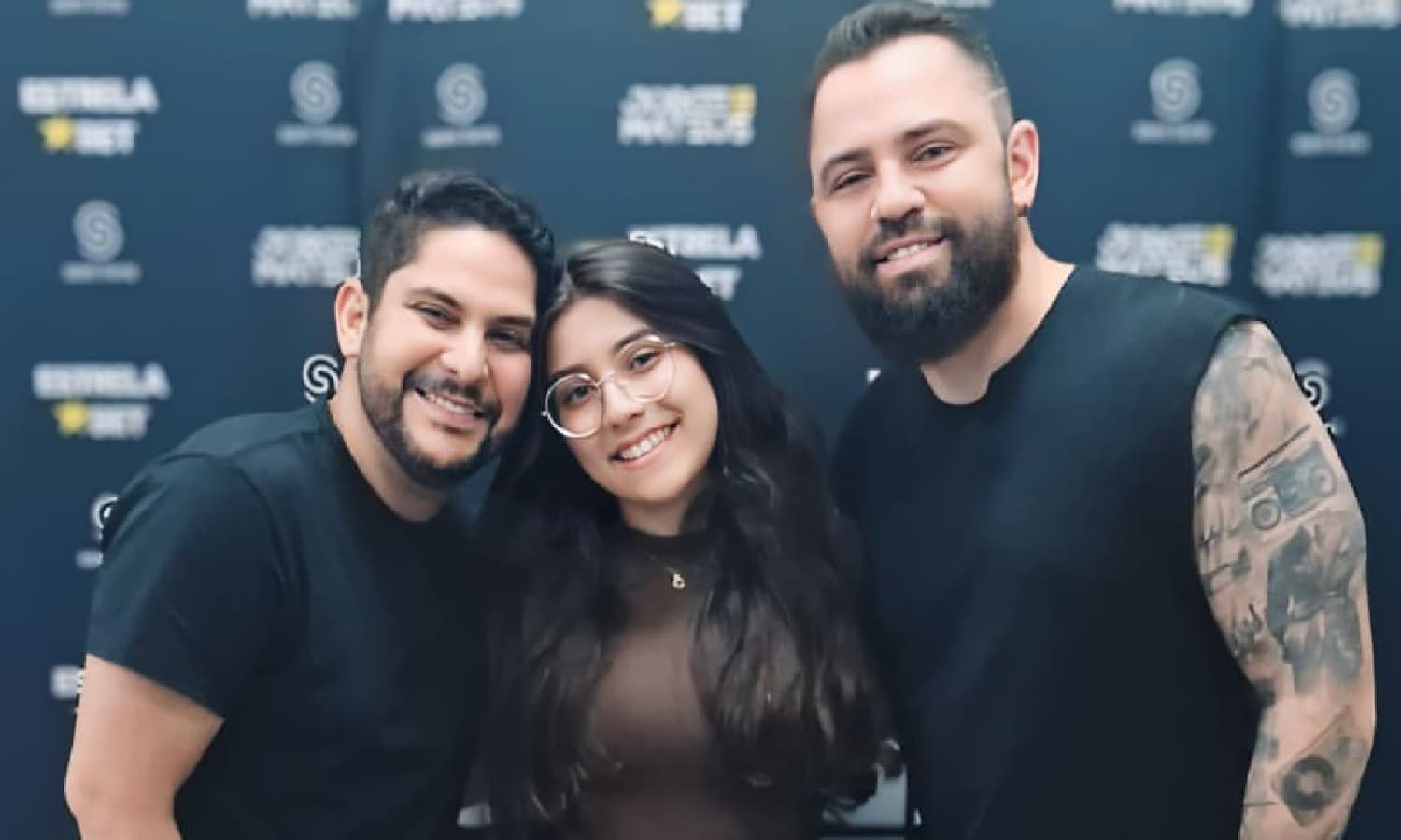 https://api.paranaibafm.com.br/mundo-dos-artistas/jorge-e-mateus-doam-r-40-mil-para-fa-estudar-fora-do-pais/attachment/reproducao-x/