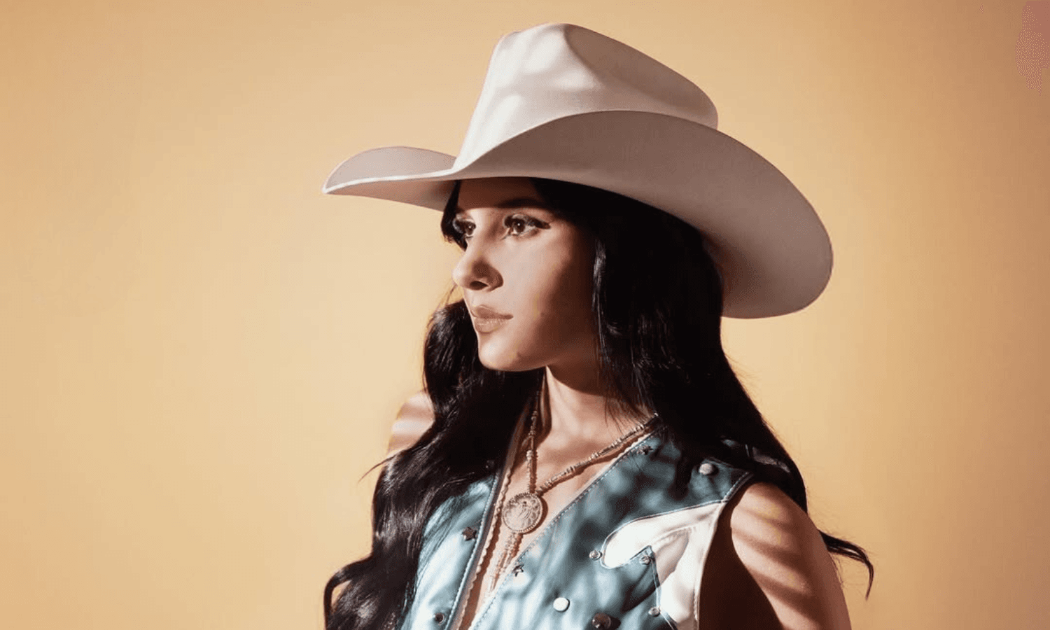 https://api.paranaibafm.com.br/mundo-dos-artistas/ana-castela-decide-inovar-e-comenta-mudancas-no-estilo-musical/attachment/foto-site-paranaiba-fm-27-2/