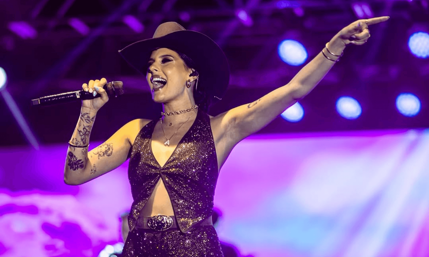 https://api.paranaibafm.com.br/mundo-dos-artistas/ana-castela-e-coroada-embaixadora-da-70a-festa-do-peao-de-barretos/attachment/foto-site-paranaiba-fm-4-2/